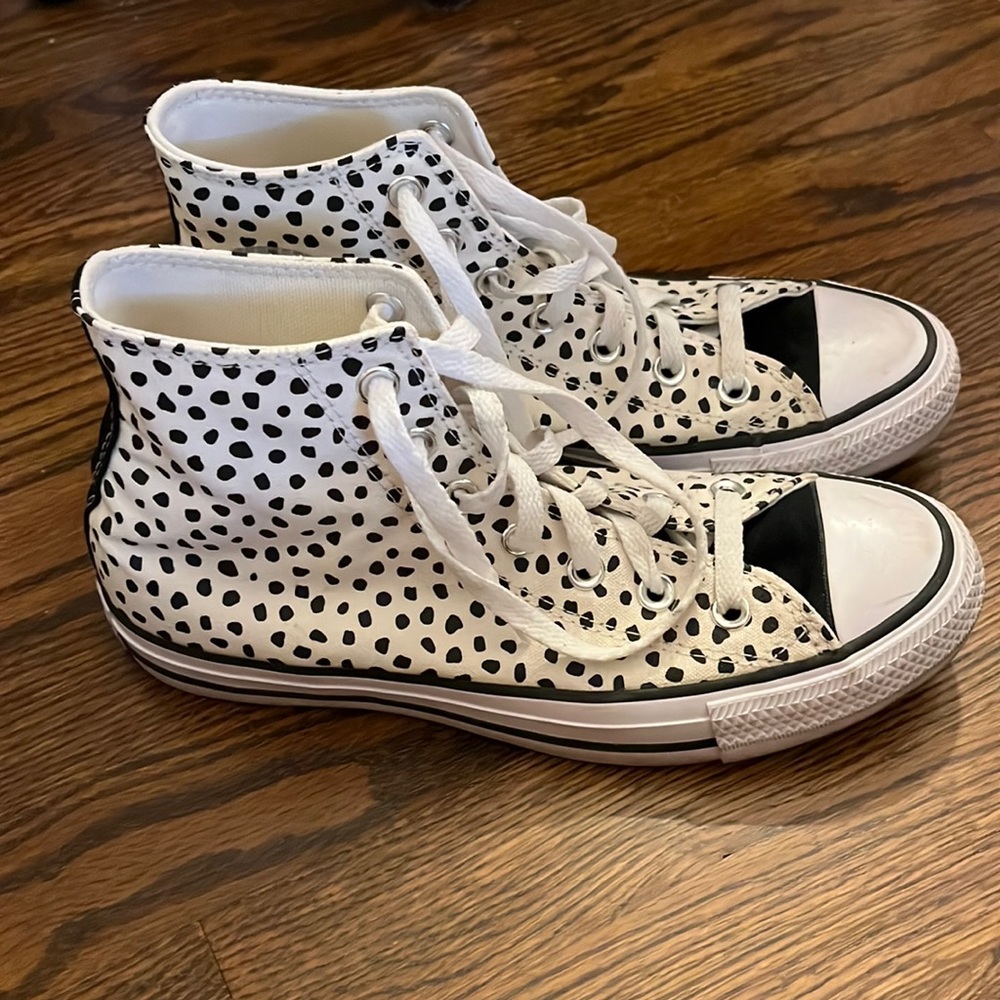 Womens White and Black Converse